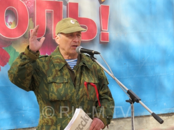 Коммунист пожаловался на патриотов из-за того, что те якобы осквернили флаг Украины