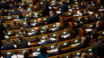 Рада приняла закон Порошенко о военном положении