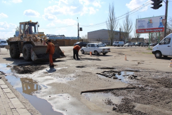 У власти и автолюбителей есть нарекания на работу дорожников из Облавтодора