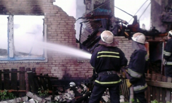 В Кривом Роге произошел крупный пожар в жилом доме, предположительно погибли люди, - ГосЧС (фото)