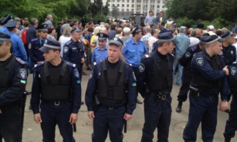 В Одессе милиция предотвратила столкновения между сторонниками и противниками Евромайдана (фото)