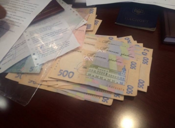 В Киевской обл. судья уличен в получении взятки в размере 15 тыс. долларов