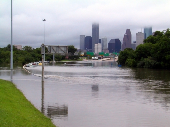 Жертвами наводнения в Техасе и Оклахоме стали как минимум 17 человек