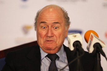 Экс-глава УЕФА утверждает, что Блаттер знал о взятке в 10 млн долл. за ЧМ-2010 в ЮАР