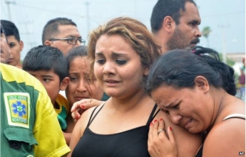 В Мексике неизвестные расстреляли в пивном баре 10 человек