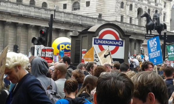 В центре Лондона прошла многотысячная демонстрация против политики жесткой экономии