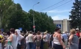 Просить мира у Захарченко пришли женщины. Мужчины побоялись, - жительница Донецка