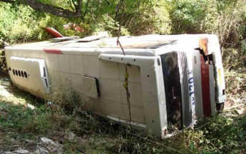12 человек погибли в результате столкновения автобуса и грузовика в Китае