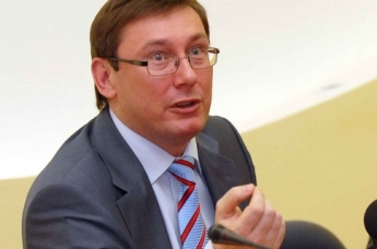 Ю.Луценко назвал катастрофой для страны закон о реструктуризации валютных кредитов
