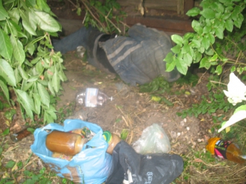 В Житомирской обл. злоумышленник уснул с добычей прямо возле обворованного им дома