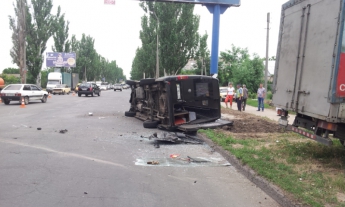 Маршрутка столкнулась лоб в лоб с грузовиком ТМ "Мирненская" (видео, фото)