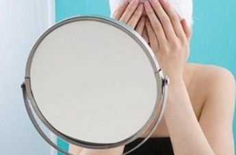 Ученые выяснили опасное свойство зеркал