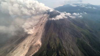 Из-за извержения вулкана в части Мексики объявлен режим чрезвычайной ситуации (видео)
