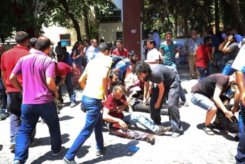 В сети появилось видео теракта в Турции