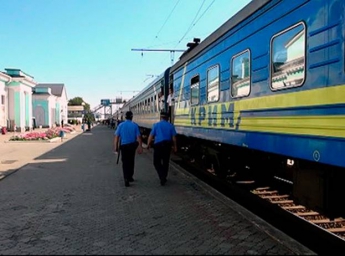 Поездов на Крым до конца курортного сезона не ждут