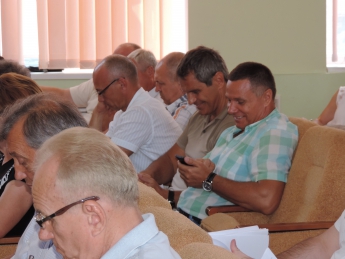 Как депутаты горсовета развлекают себя на сессиях (фото)