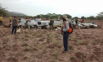 Катастрофа военно-транспортного самолета в Колумбии: погибли 12 военнослужащих (фото)