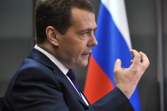 Медведев сомневается в легитимности авиаударов коалиции по боевикам "Исламского государства"