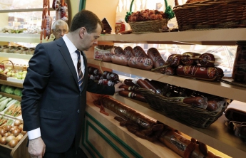 Медведев признал, что Россия не сможет полностю заместить импорт