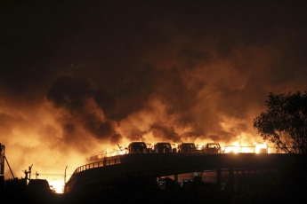 Мощнейший взрыв на заводе в Китае (фото, видео)