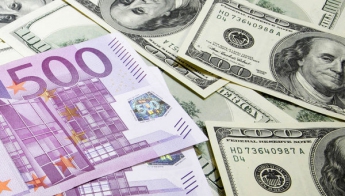 НБУ на 17 августа укрепил доллар