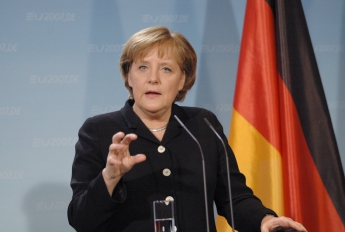 Меркель верит, что МВФ поможет Греции
