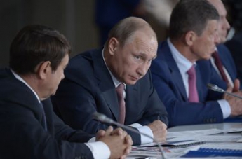 Путин потребовал предотвращать ввоз в оккупированный Крым запрещенных продуктов