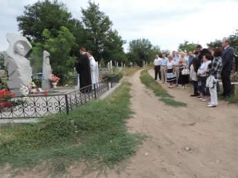 Родственники и коллеги почтили память покойного мэра Мелитополя Дмитрия Сычева (фото)