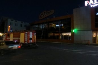 В Мелитополе горел торговый центр (фото)