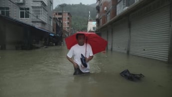 Мощнейший тайфун на Филиппинах унес жизни 9 человек