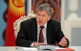 Президент Киргизии отменил визит в США