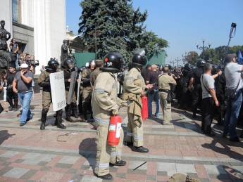 В коммунальных медучреждениях Киева находится 50 пострадавших в ходе столкновений у ВР