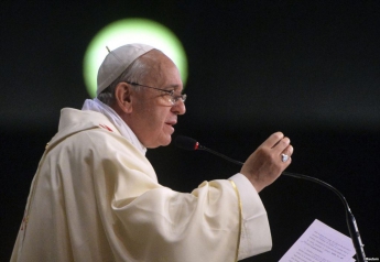 Папа Римский разрешил священникам прощать грех аборта