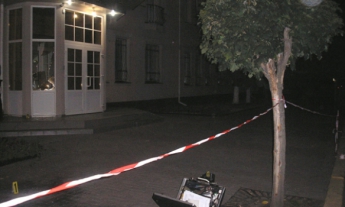 В Ровно возле областной прокуратуры произошел взрыв (фото)