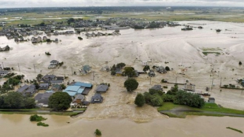 Город Осаки в Японии затоплен из-за прорыва дамбы