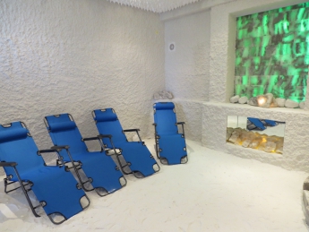 В Мелитополе открылось уникальное отделение, где лечат солью (фото)