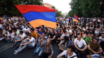 В Ереване отпустили всех задержанных протестующих