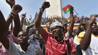 Лидеры госпереворота в Буркина-Фасо ввели комендантский час и закрыли границы