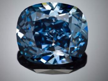 Sotheby's выставил на торги голубой бриллиант стоимостью $35-55 млн