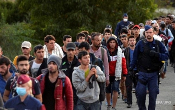 На выходных в Австрию въехали 20 тысяч беженцев