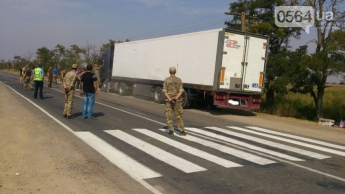На границе с Крымом стоит 74 грузовика, ситуация контролируема, - Кива