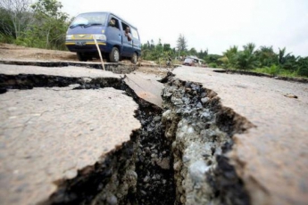 В  Индонезии произошло землетрясение, больше 60 человек пострадавших