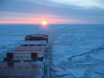 Россия строит военную базу в Арктике, - BBC