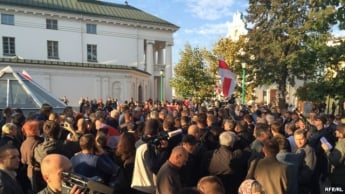 На митингующих против российской авиабазы ​в Бобруйске составили протоколы