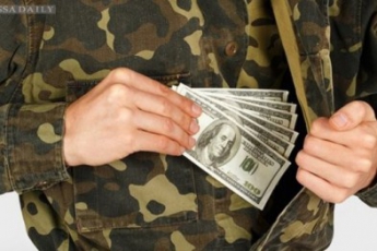 В Запорожье сотрудник военкомата «погорел» на взятке в 900 долларов