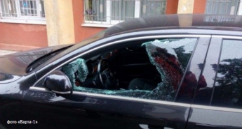 Во Львове в автомобиле нардепа Парасюка разбили окно и украли навигатор