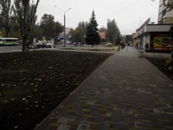 Завершилась реконструкция тротуара на микрорайоне (фото)
