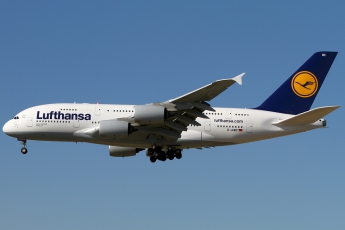 Следом за Air France авиакомпания Lufthansa временно прекратила полеты над Синаем