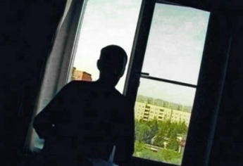 В Харькове мужчина выбросился из окна 8-го этажа
