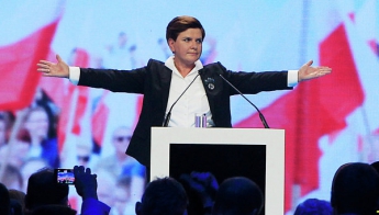 Новое правительство Польши возглавила Беата Шидло